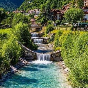 Meet your Posher, Zahra